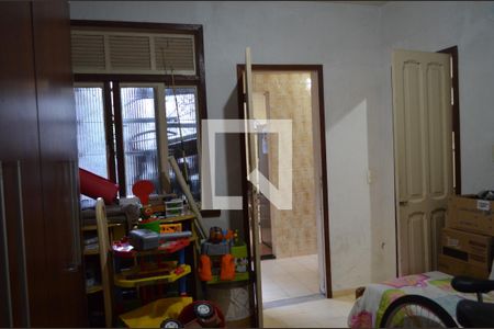 Casa à venda com 350m², 3 quartos e 4 vagasQuarto de Serviço