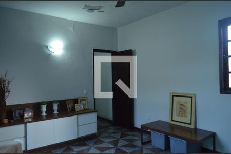 Casa à venda com 350m², 3 quartos e 4 vagasSaleta