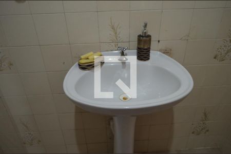 Casa à venda com 350m², 3 quartos e 4 vagasBanheiro de Serviço