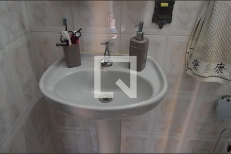 Casa à venda com 350m², 3 quartos e 4 vagasBanheiro da Suíte 2