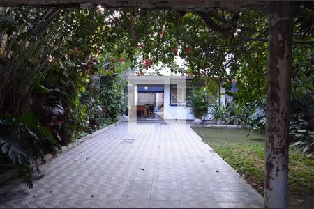 Casa à venda com 350m², 3 quartos e 4 vagasÁrea Externa - Garagem