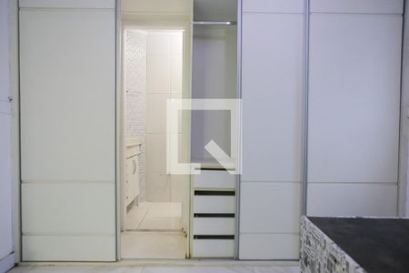 Suíte de apartamento para alugar com 4 quartos, 224m² em Ponta da Praia, Santos