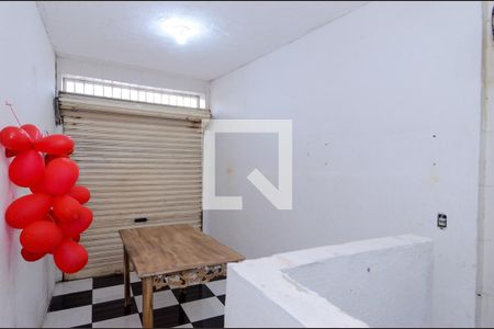 Casa à venda com 266m², 4 quartos e 2 vagasSalão - Garagem