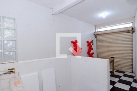 Casa à venda com 266m², 4 quartos e 2 vagasSalão - Garagem