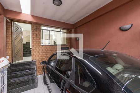 Casa para alugar com 110m², 3 quartos e 1 vaga Casa para alugar com 110m², 3 quartos e 1 vagaFachada