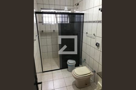 Casa à venda com 282m², 4 quartos e 2 vagas Casa à venda com 282m², 4 quartos e 2 vagasBanheiro 1