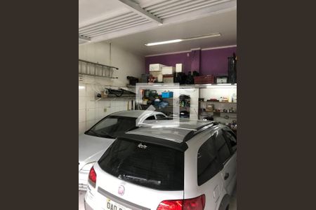 Casa à venda com 282m², 4 quartos e 2 vagas Casa à venda com 282m², 4 quartos e 2 vagasGaragem