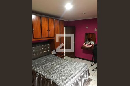 Casa à venda com 282m², 4 quartos e 2 vagas Casa à venda com 282m², 4 quartos e 2 vagasQuarto 4