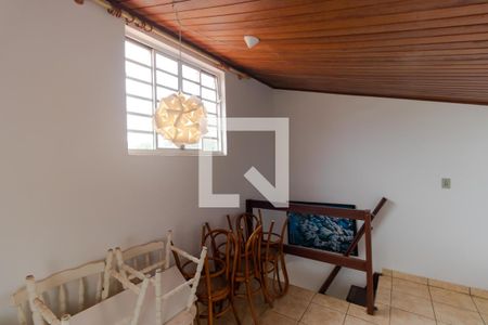 Casa de condomínio à venda com 340m², 3 quartos e 4 vagasMezanino