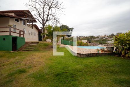 Casa de condomínio à venda com 340m², 3 quartos e 4 vagasQuintal