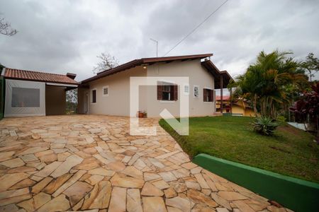 Casa de condomínio à venda com 340m², 3 quartos e 4 vagasQuintal