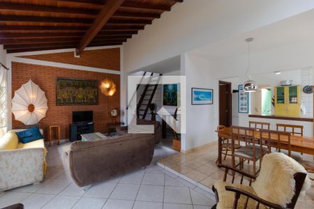 Casa de condomínio à venda com 340m², 3 quartos e 4 vagasSalas