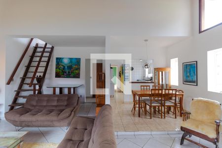 Casa de condomínio à venda com 340m², 3 quartos e 4 vagasSalas