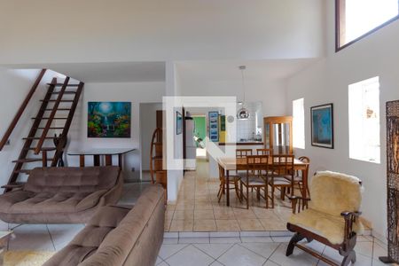 Casa de condomínio à venda com 340m², 3 quartos e 4 vagasSalas