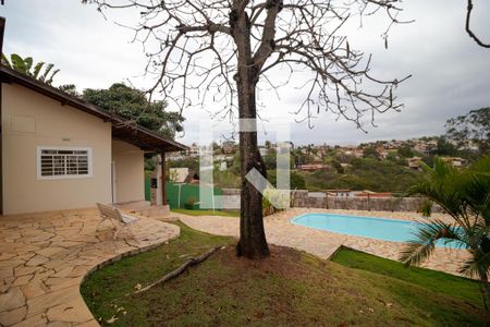 Casa de condomínio à venda com 340m², 3 quartos e 4 vagasQuintal