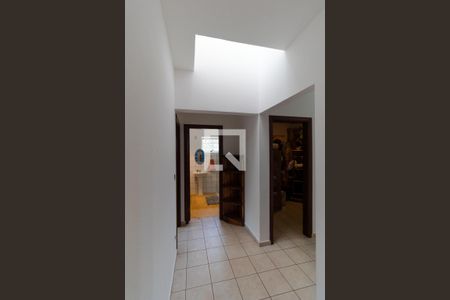 Casa de condomínio à venda com 340m², 3 quartos e 4 vagasCorredor