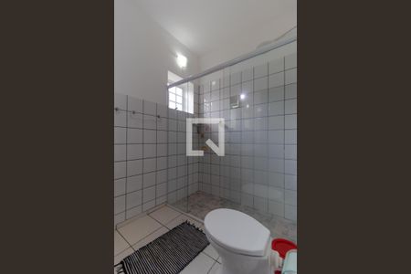 Casa de condomínio à venda com 340m², 3 quartos e 4 vagasBanheiro da Suíte