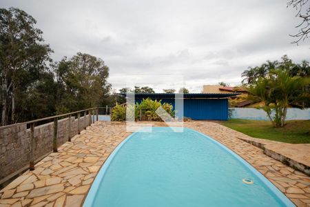 Casa de condomínio à venda com 340m², 3 quartos e 4 vagasPiscina