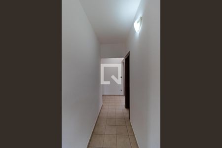 Casa de condomínio à venda com 340m², 3 quartos e 4 vagasCorredor