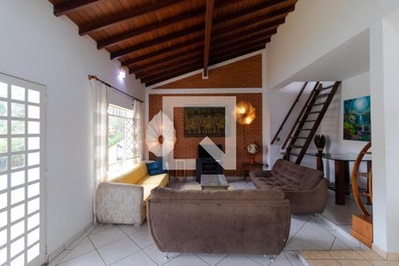 Casa de condomínio à venda com 340m², 3 quartos e 4 vagasSalas