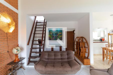 Casa de condomínio à venda com 340m², 3 quartos e 4 vagasSalas