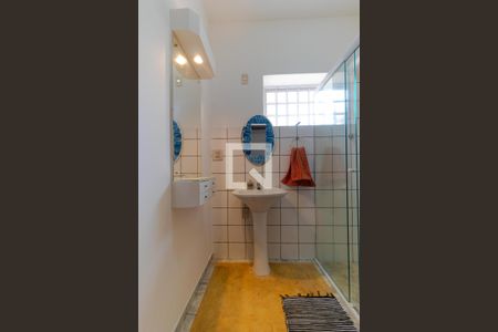 Casa de condomínio à venda com 340m², 3 quartos e 4 vagasBanheiro 01