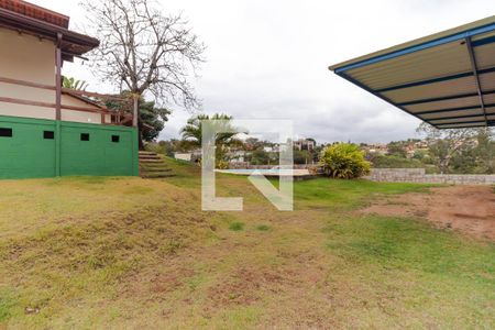 Casa de condomínio à venda com 340m², 3 quartos e 4 vagasQuintal