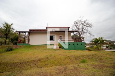Casa de condomínio à venda com 340m², 3 quartos e 4 vagasQuintal
