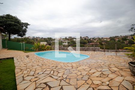 Casa de condomínio à venda com 340m², 3 quartos e 4 vagasPiscina