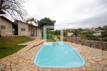 Casa de condomínio à venda com 340m², 3 quartos e 4 vagasPiscina