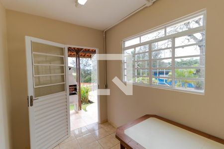 Casa de condomínio à venda com 340m², 3 quartos e 4 vagasQuarto de Serviço