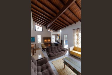 Casa de condomínio à venda com 340m², 3 quartos e 4 vagasSalas