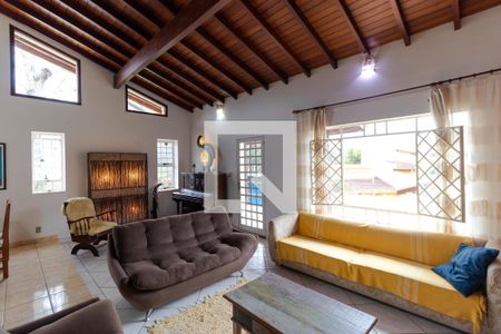 Casa de condomínio à venda com 340m², 3 quartos e 4 vagasSalas