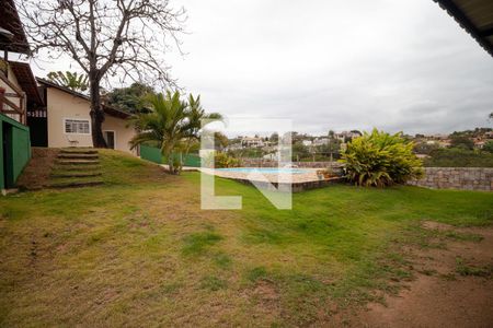 Casa de condomínio à venda com 340m², 3 quartos e 4 vagasQuintal