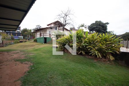Casa de condomínio à venda com 340m², 3 quartos e 4 vagasQuintal