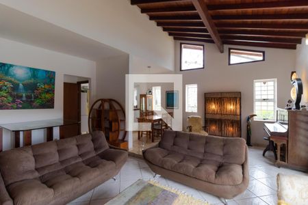 Casa de condomínio à venda com 340m², 3 quartos e 4 vagasSalas