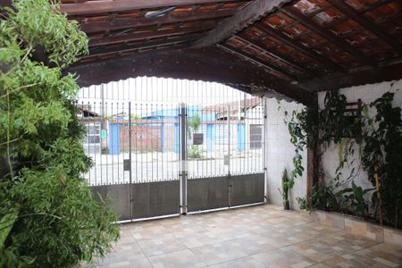Casa para alugar com 125m², 2 quartos e 2 vagasPortão
