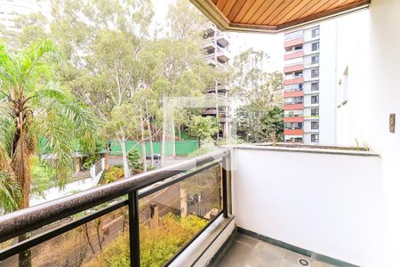 Apartamento à venda com 320m², 4 quartos e 4 vagasVaranda da Suíte 2