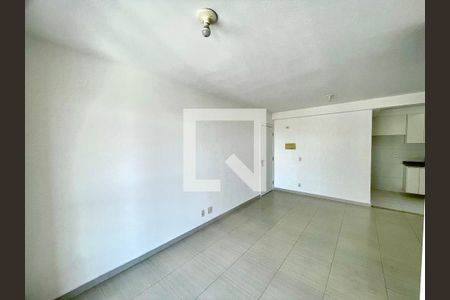 Sala de apartamento para alugar com 3 quartos, 76m² em Picanço, Guarulhos