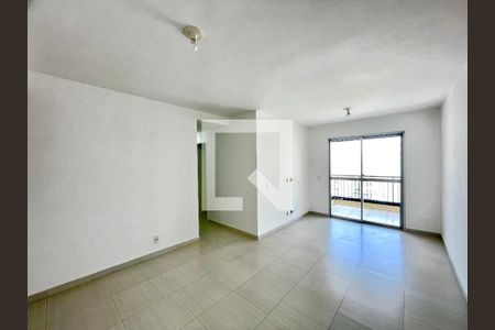 Sala de apartamento para alugar com 3 quartos, 76m² em Picanço, Guarulhos
