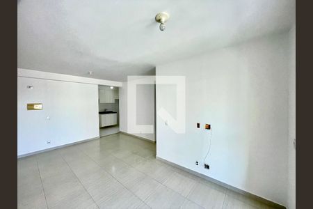 Sala de apartamento para alugar com 3 quartos, 76m² em Picanço, Guarulhos