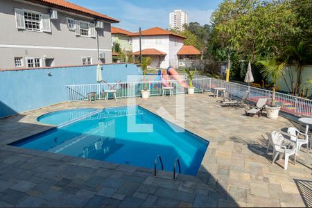 Casa de condomínio à venda com 102m², 3 quartos e 2 vagasPiscina