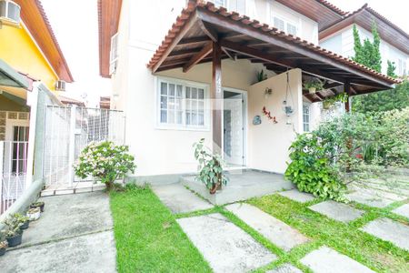 Casa de condomínio à venda com 102m², 3 quartos e 2 vagasGaragem