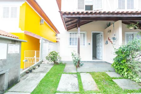 Casa de condomínio à venda com 102m², 3 quartos e 2 vagasGaragem