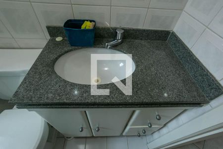 Casa de condomínio à venda com 102m², 3 quartos e 2 vagasBanheiro Social