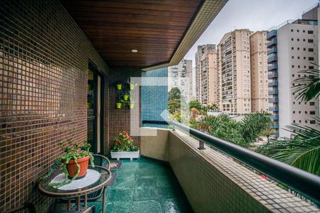 Apartamento à venda com 80m², 3 quartos e 2 vagasVaranda