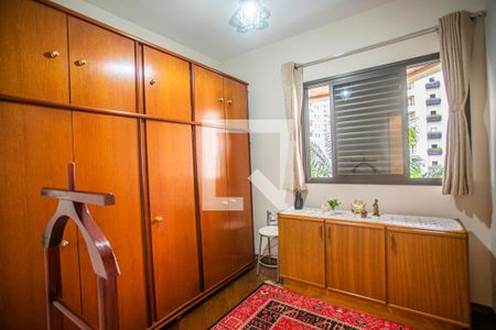 Apartamento à venda com 80m², 3 quartos e 2 vagasQuarto 2 - Armários