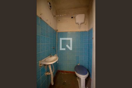 Casa à venda com 210m², 2 quartos e sem vaga Casa à venda com 210m², 2 quartos e sem vagaBanheiro de Serviço