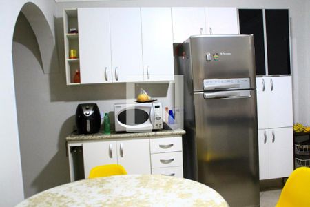 Casa à venda com 206m², 3 quartos e 2 vagas Casa à venda com 206m², 3 quartos e 2 vagasCozinha