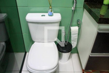 Casa à venda com 206m², 3 quartos e 2 vagas Casa à venda com 206m², 3 quartos e 2 vagasBanheiro 2